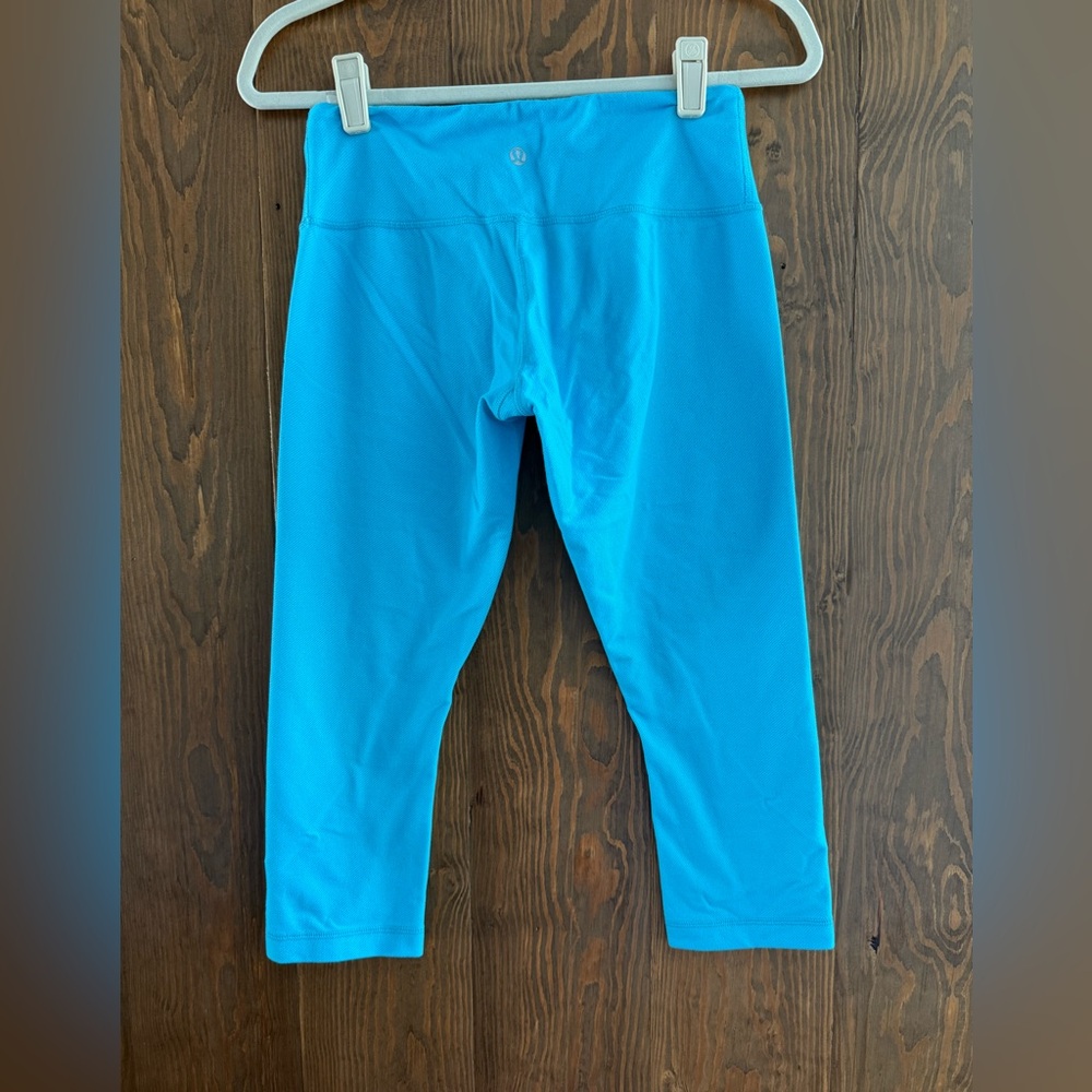 Lululemon size 4 blue legging.  Great condition.